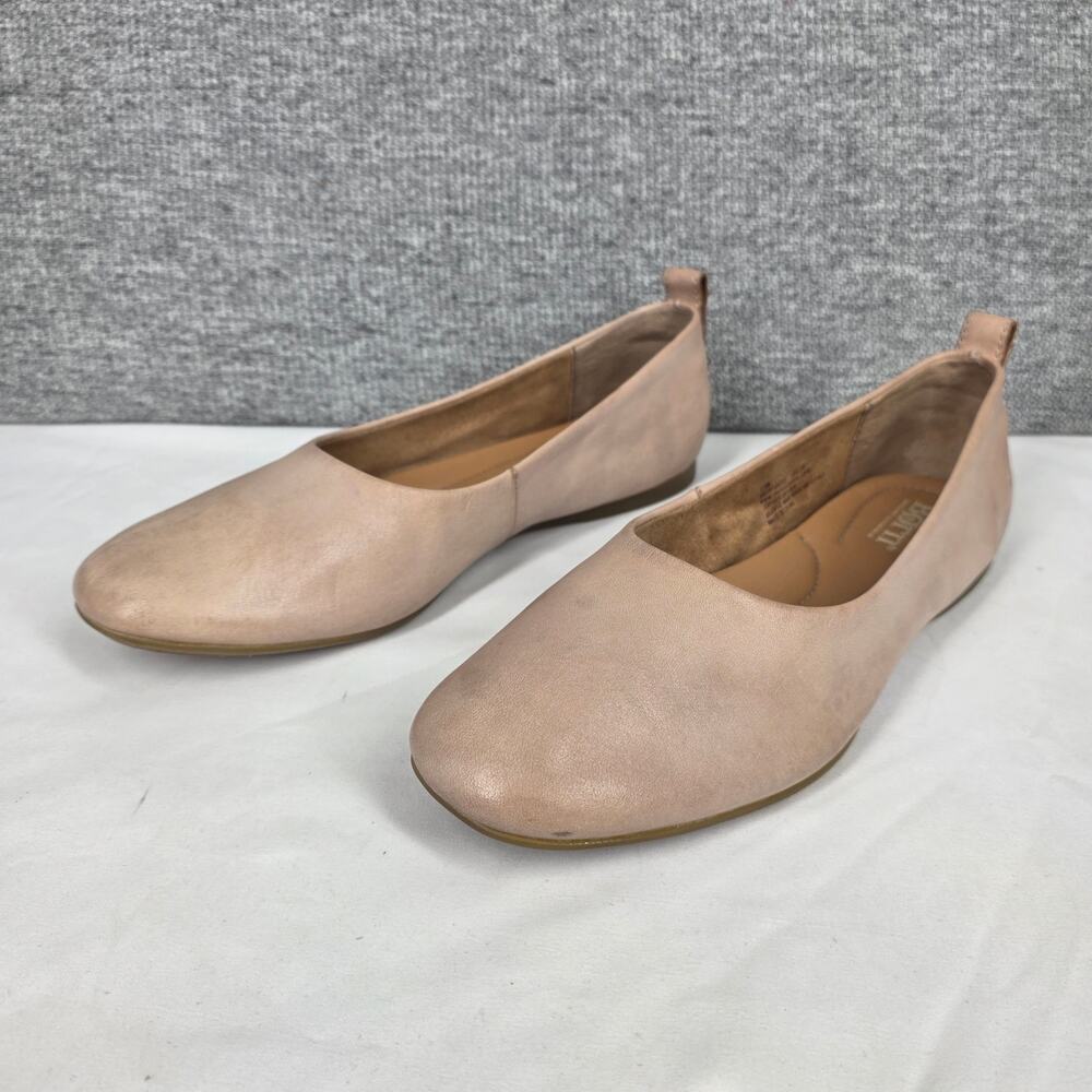 BORN WOMEN'S BECA BEIGE LEATHER SLIP‑ON CASUAL FLATS – SIZE 7.5M – ROUND TOE - Picture 2 of 9